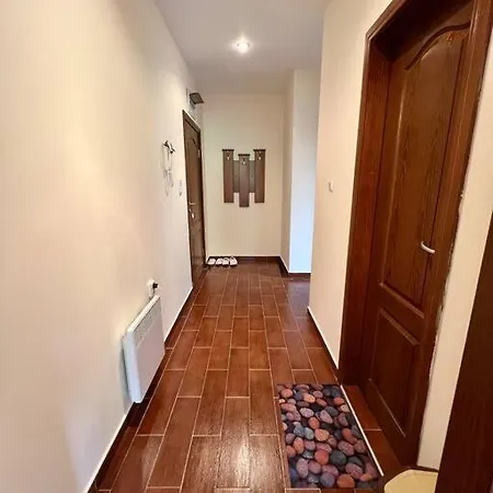 Apartman 1 *